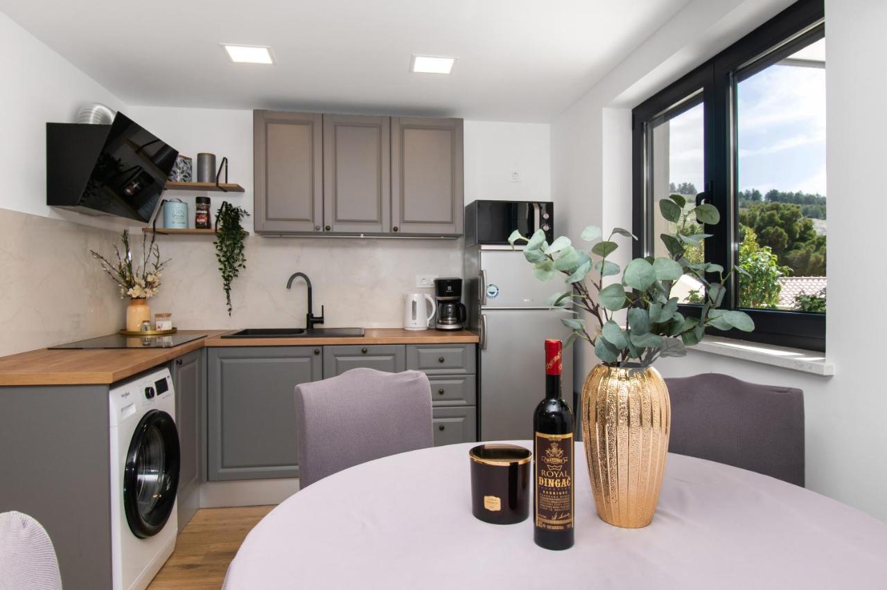 Apartmani Monika Zaboric Esterno foto