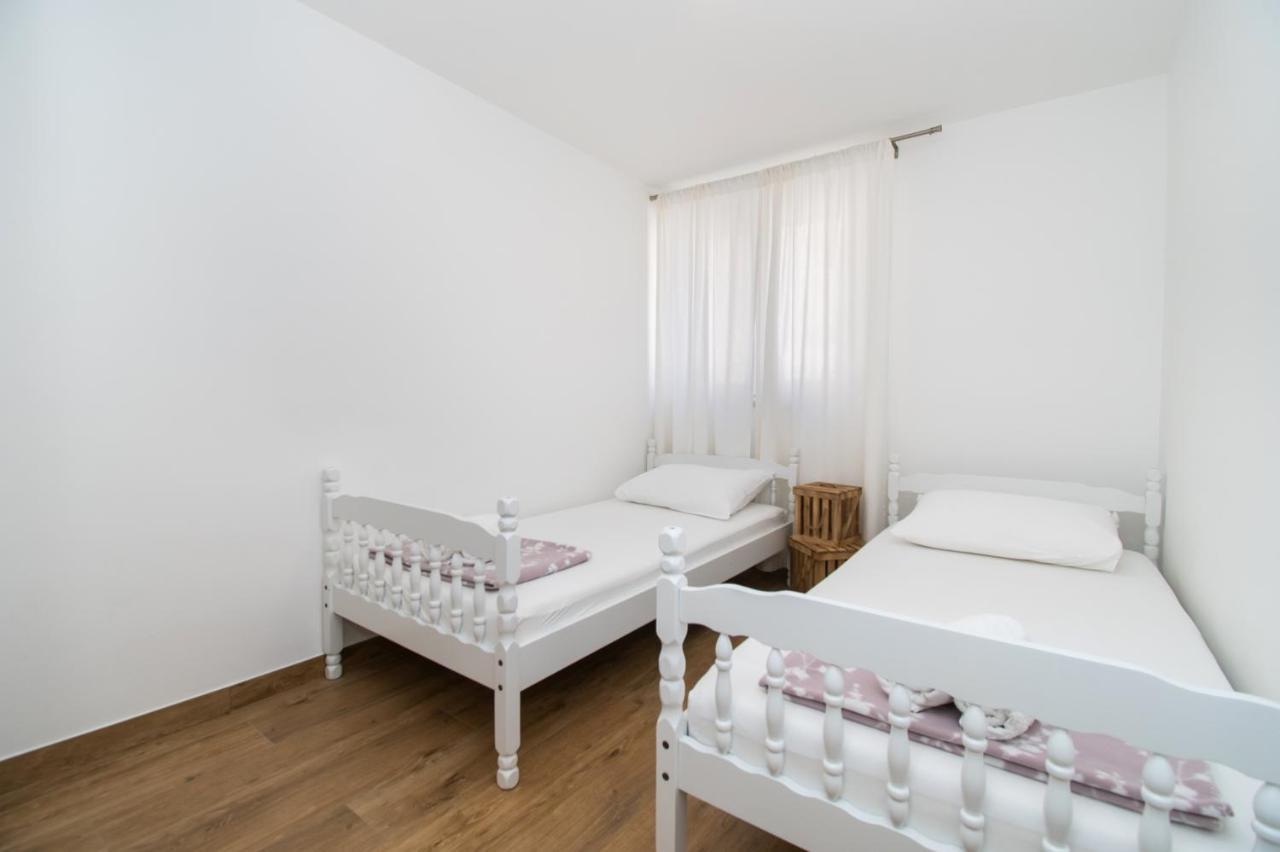 Apartmani Monika Zaboric Esterno foto