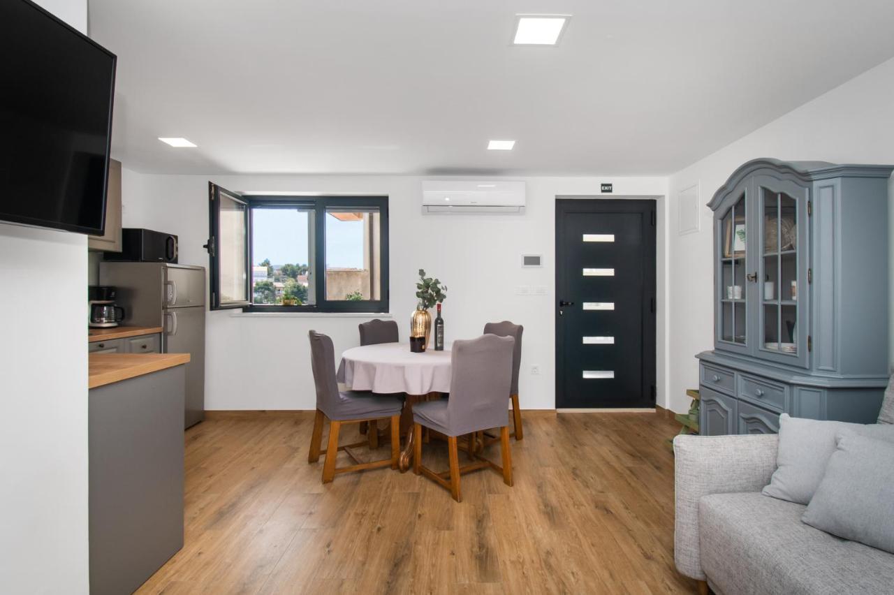 Apartmani Monika Zaboric Esterno foto